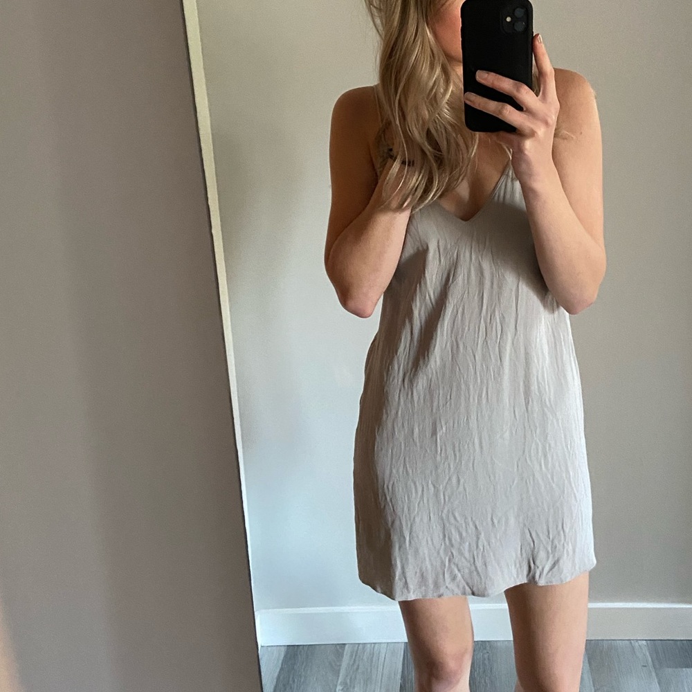 Aritzia Wilfred Free Vivenne Ashen Dress Slip, XS